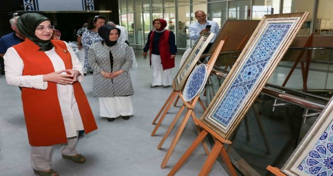 Çini Eserler Meramda Beğeniye Sunuldu