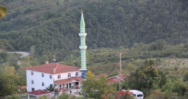 (Özel) Gurbetçi Vatandaş, Köyündeki İki Camiye Minare Yaptırdı