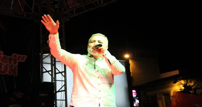 Ünlü Sanatçı Arif Nazım Çorumlularla Buluştu