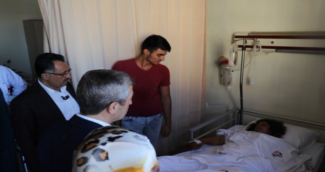Uğur Işılak Ve Şahinbey Belediye Başkanı Tahmazoğlu, Kazada Yaralananları Ziyaret Etti