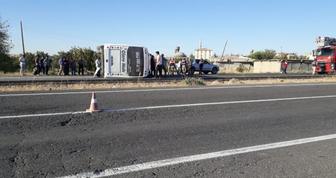 Cizrede Yolcu Midibüsü Devrildi: 17 Yaralı