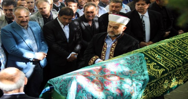 Ünal Karamanın Annesi Konyada Dualarla Defnedildi
