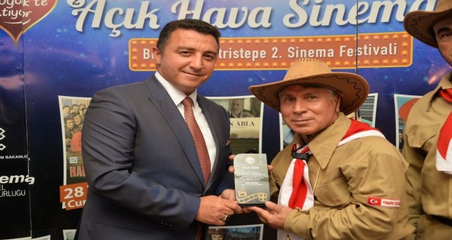 Bozüyük Belediyesi Açık Hava Sinema Festivalinde Yıldızlar Geçidi