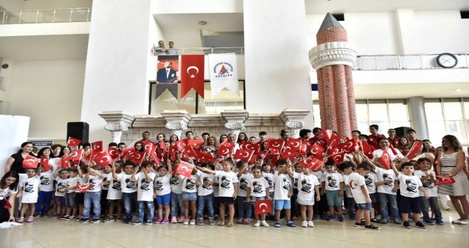 Muratpaşanın Miniklerinden Zafer Bayramı Kutlaması