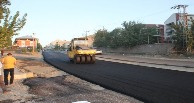15 Günde 7 Kilometre Sıcak Asfalt Serimi