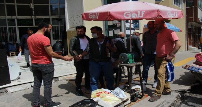 Ardahanda Kurban Bayramı Öncesi Bıçaklar Bilendi