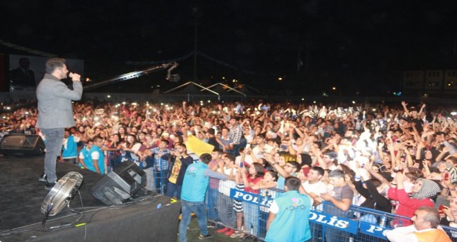 Yusuf Güney Konseri Büyük İlgi Gördü