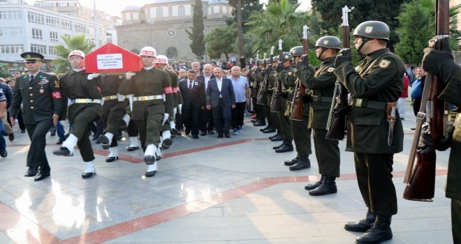 Otobüs Kazasında Ölen Uzman Onbaşı, Son Yolcuğuna Uğurlandı