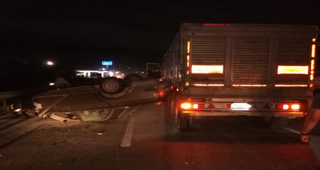 Aynı İstikamete Giden Tıra Otomobil Arkadan Çarptı; 1 Yaralı