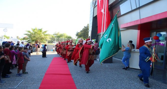 Öğrenciler Eğitim Yılına Amin Alayı İle Başladı