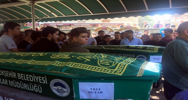 Kazada Ölen Genç Futbolcu Ve Babası Son Yolculuğuna Uğurlandı