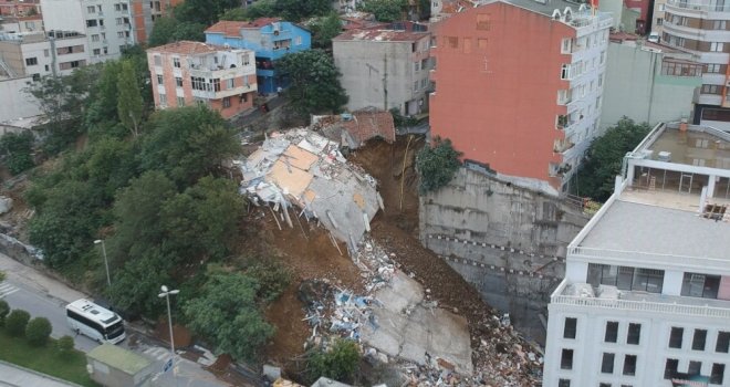 Beyoğlunda Çöken Binanın Enkazındaki Son Durum Havadan Görüntülendi