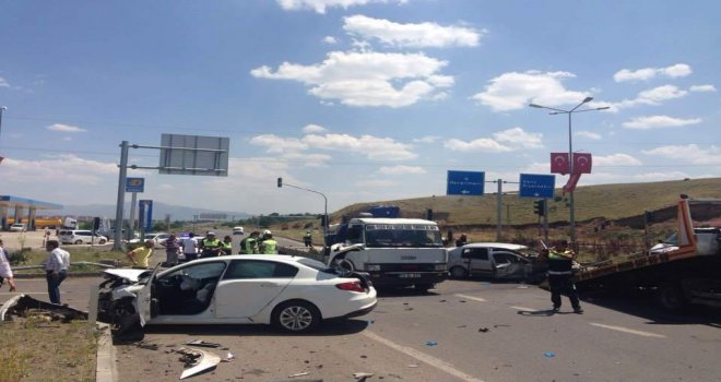 Bingölde Trafik Kazası: 4 Yaralı