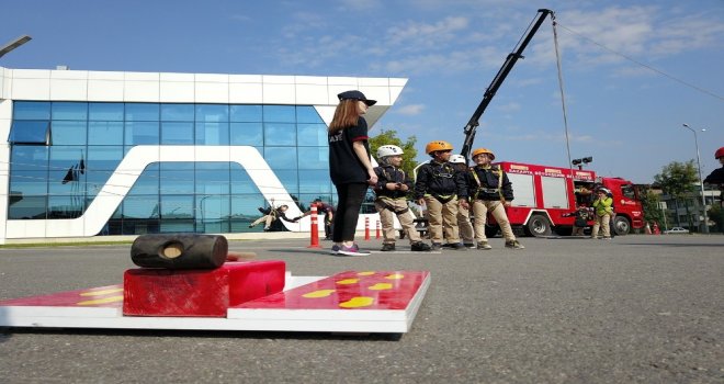 Minik İtfaiyeciler Tatbikat Yaptı