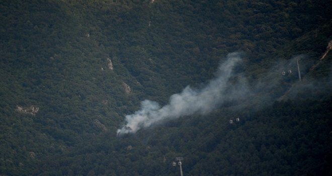 Uludağ Eteklerinde Orman Yangınına 2 Helikopter Havadan Müdahale Ediyor