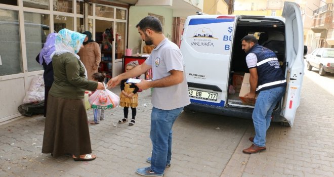 Belediyenin Yetiştirdiği Meyveler Dar Gelirli Ailelere Dağıtıldı