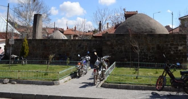 Şuhuttaki Tarihi Vakıf Hamamı Hizmete Başladı