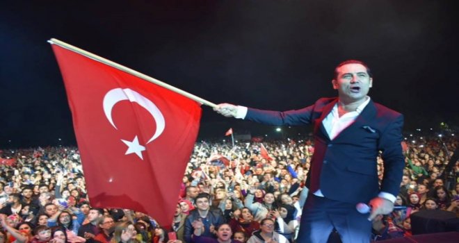 Ferhat Göçer Çorluda Sahne Aldı