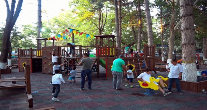 Develi Belediyesinden Çocuklara Bayram Hediyesi