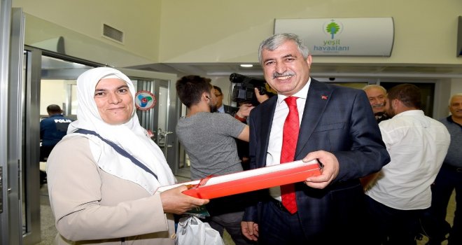 Malatyanın İlk Hacı Kafilesi Döndü