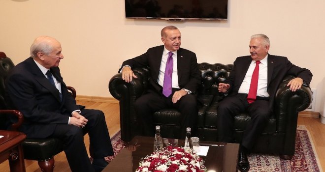 Cumhurbaşkanı Recep Tayyip Erdoğan, 27. Dönem 2. Yasama Yılı Açılış Konuşmasının Ardından Mhp Genel Başkanı Devlet Bahçeli İle Tbmmde Görüşüyor.