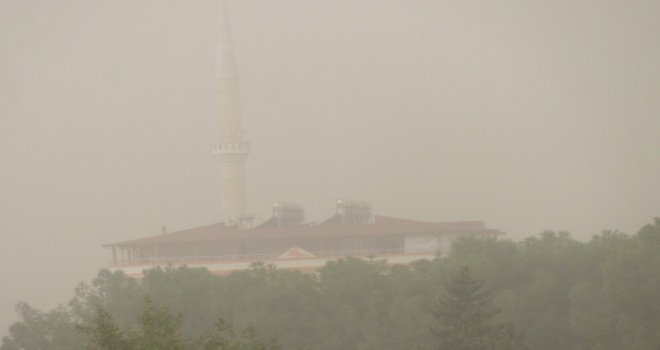 Arabanda Toz Bulutu Etkili Oldu