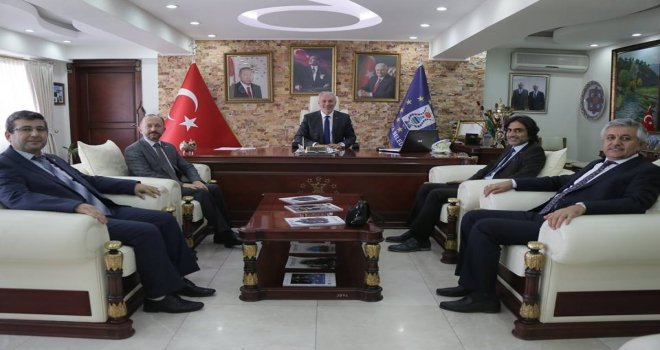 Başkan Kamil Saraçoğlunu Ziyaret Ettiler