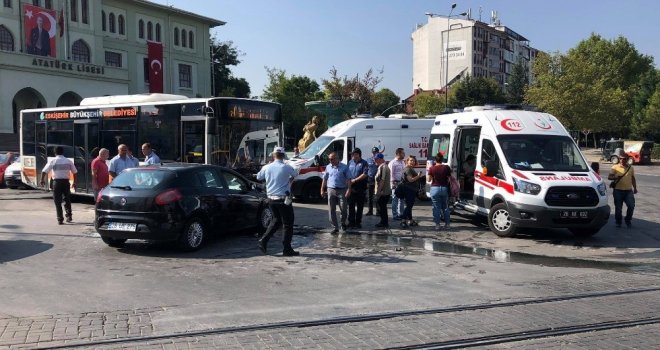 Otobüs İle Otomobil Çarpıştı; 2 Yaralı