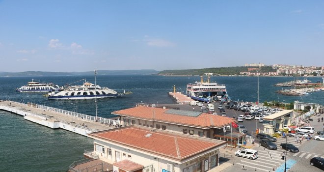 Çanakkalede Dönüş Yoğunluğu: 5 Kilometrelik Kuyruk Oluştu