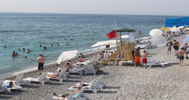 Vanın Mavi Bayraklı Plajı Akdeniz Sahillerini Aratmıyor