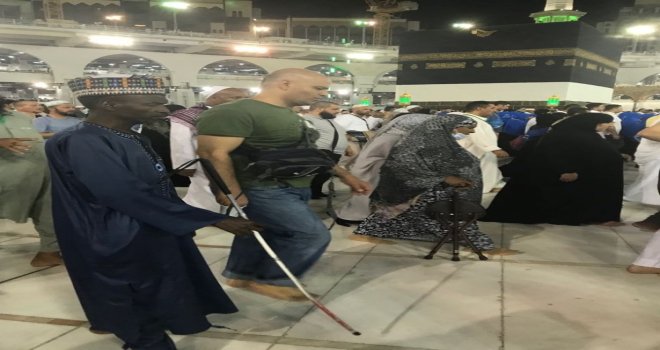 Kâbeyi Kalp Gözü İle Tavaf Ediyorlar