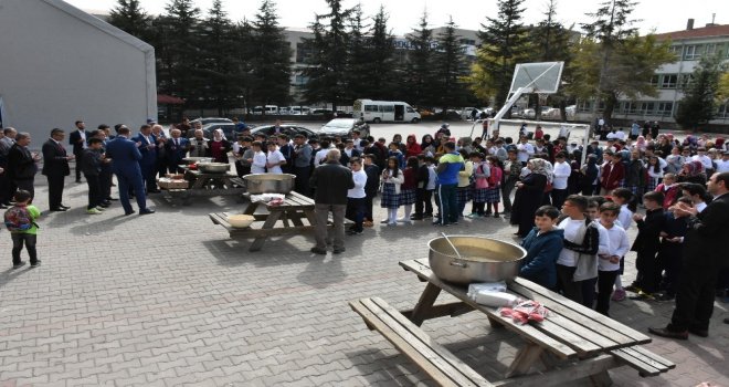Kızılcahamam İmam Hatip Ortaokulunda Aşure Etkinliği