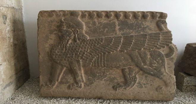 Sfenksli Bazalt Ortostat Evine Döndü