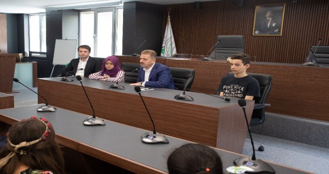 Lgsde Başarı Gösteren Öğrencilere Ödül