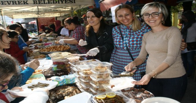 Devrekliler Fatih İlkokuluna Kermes Katkısında Buluştu