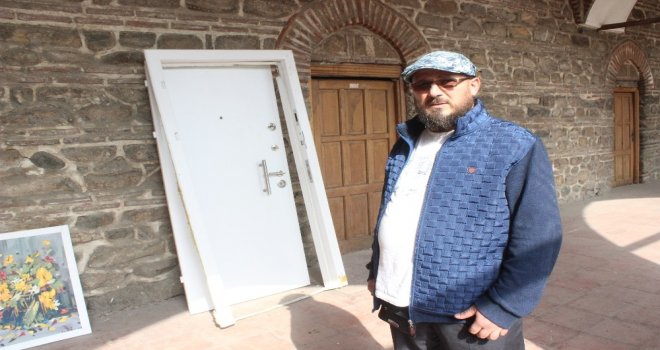Tarihi Handaki Çelik Kapı Söküldü