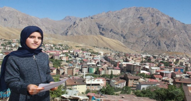 (Özel) Hakkarili Esranurdan Cumhurbaşkanı Erdoğana Şiirli Destek