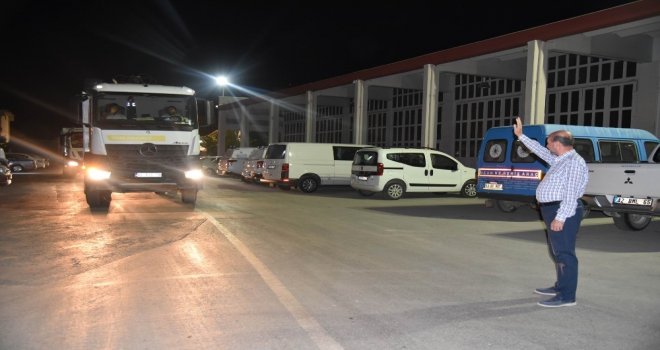 Başkan Pekyatırmacı, Gece Mesaisinde Çalışan Ekipleri Ziyaret Etti