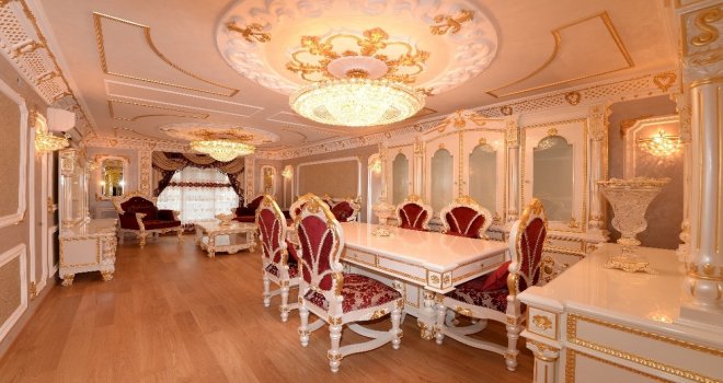 (Özel) Malatyada Altın Kaplamalı Apartman Görenleri Hayrete Düşürüyor