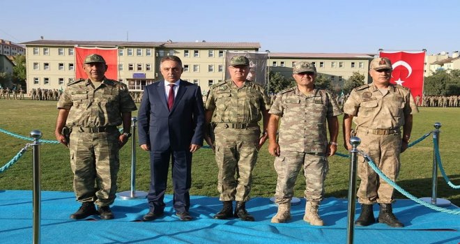 Hakkaride Rütbe Terfi Töreni