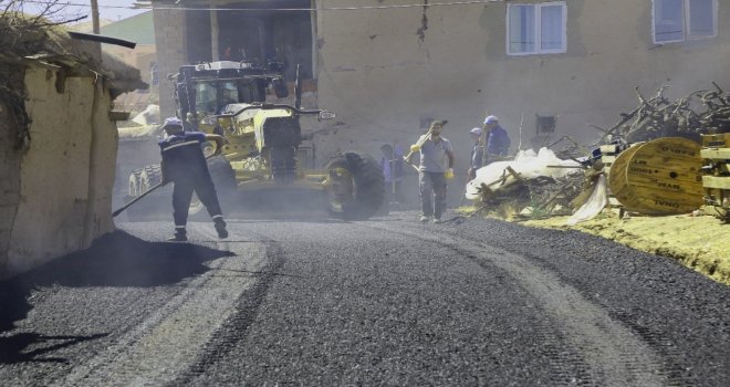 Battalgazi Belediyesi Sıcak Asfalt Çalışmalarına Devam Ediyor