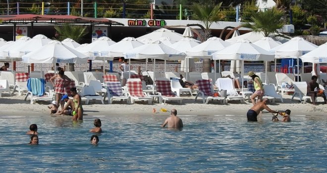 Belediye Başkanı Dalgıç: Bayram Tatili Bitse De, Çeşmede Doluluk Devam Ediyor