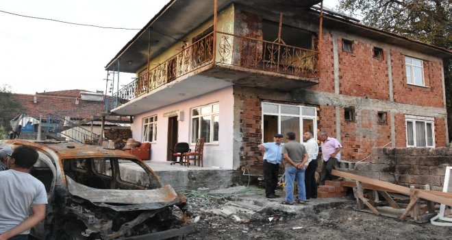 Keskinden Evi Yanan Aileye Ziyaret