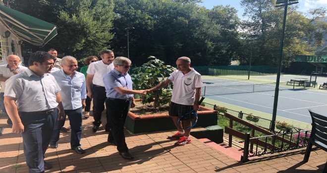 Vali Çınar, Tenis Kortunda İncelemelerde Bulundu