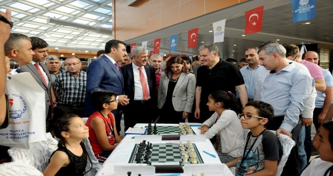 Uluslararası Altın Kayısı Satranç Turnuvası Başladı