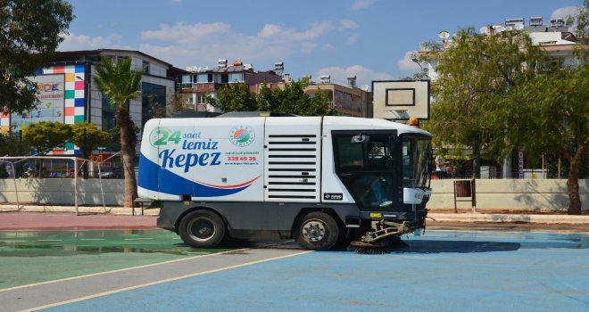 Kepez Belediyesinden Okul Bahçelerine Temizlik