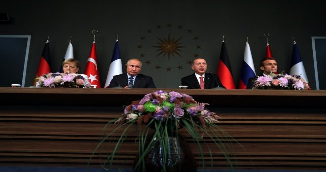 Cumhurbaşkanı Recep Tayyip Erdoğan: (Suriye Zirvesi) Sadece Askeri Yöntemler Çözüm Değildir. Anayasa Komitesi Yıl Sonuna Kadar Tamamlanmalı.