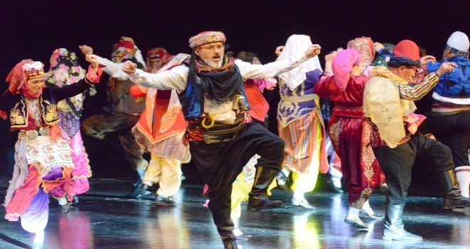 Nilüfer Halk Dansları Topluluğu Nefes Kesti