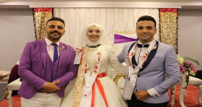 (Özel) Takı Töreninde Gelin Ve Damada Uçak Bileti