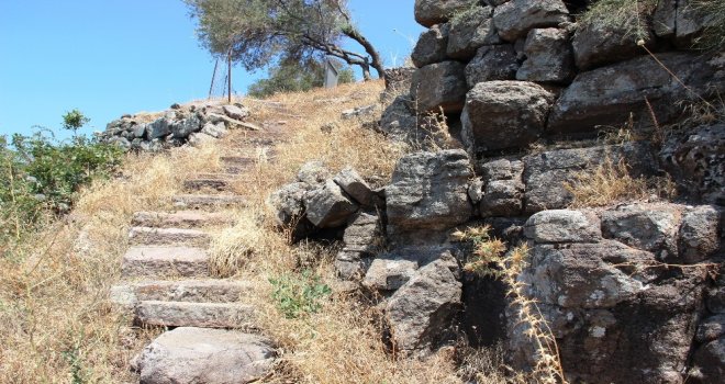 Kazılar Aigaideki Ziyaretçi Sayısını 10 Bine Çıkardı